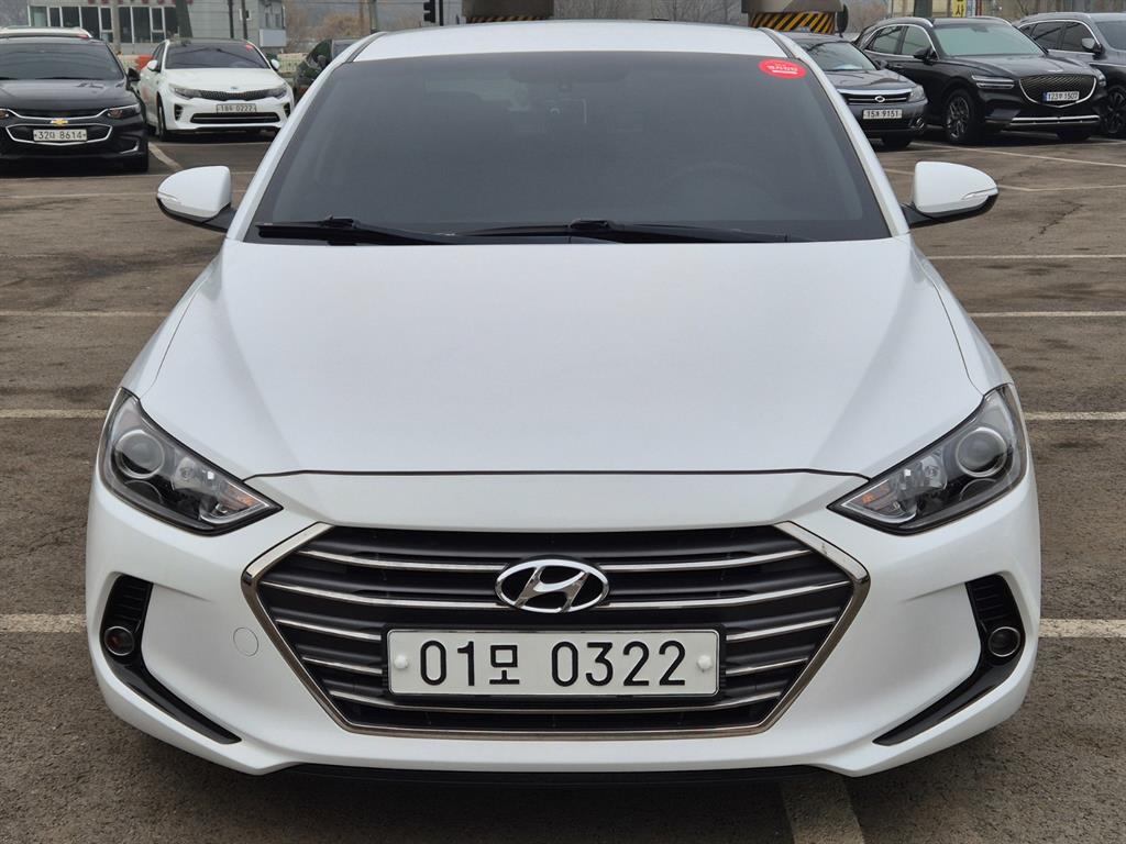 HYUNDAI Avante - Vista 2