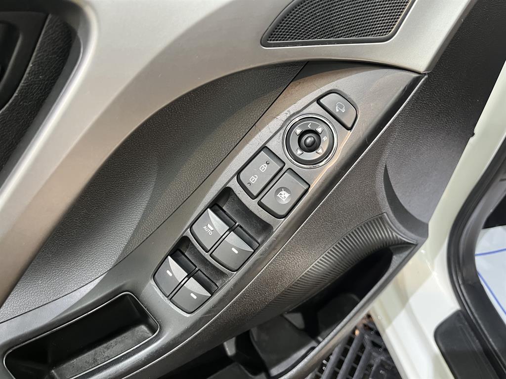 HYUNDAI Avante - Vista 10