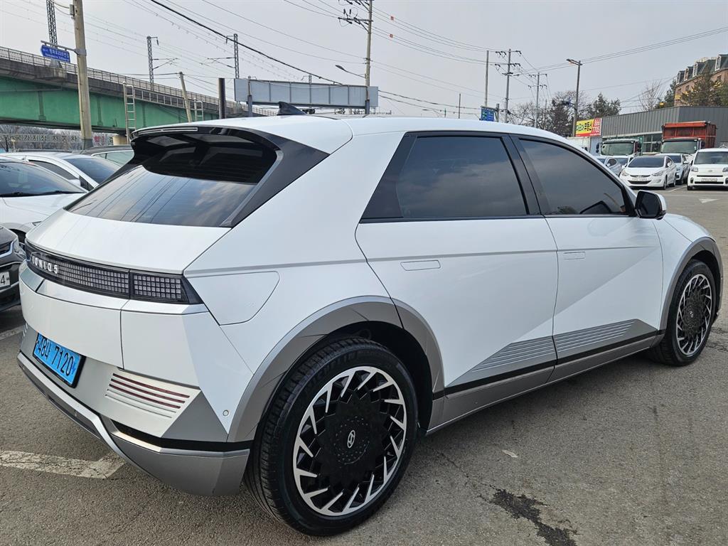 HYUNDAI Ioniq 5 - Vista 3