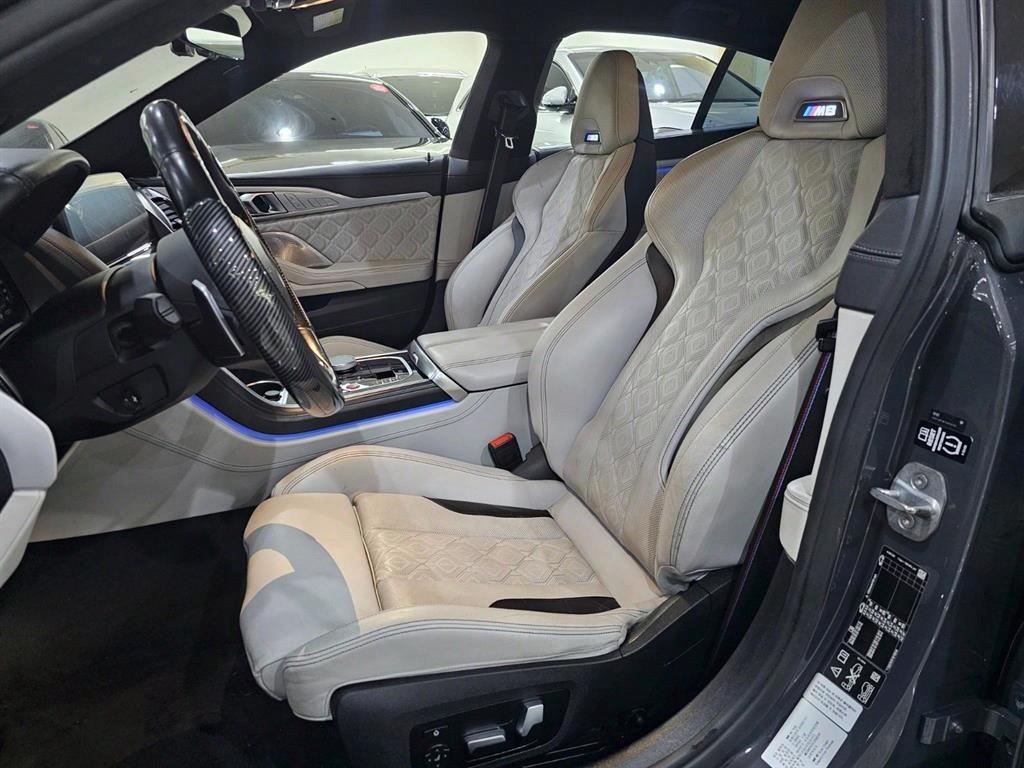 BMW 8 Series - Vista 11