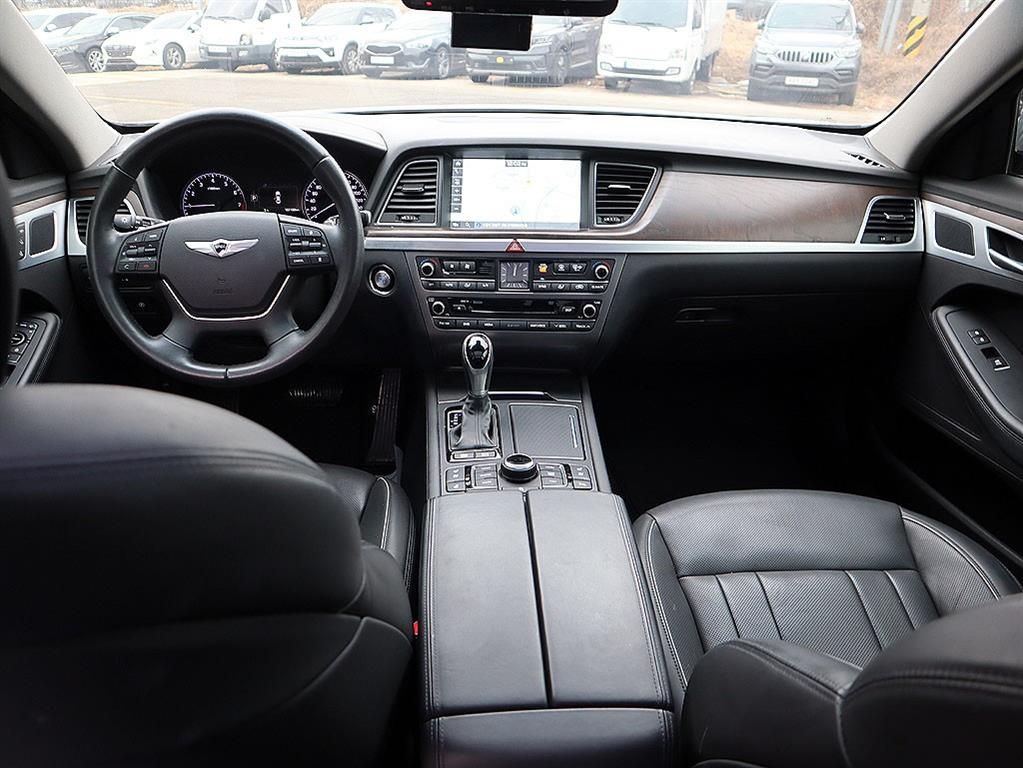 HYUNDAI Genesis - Vista 9