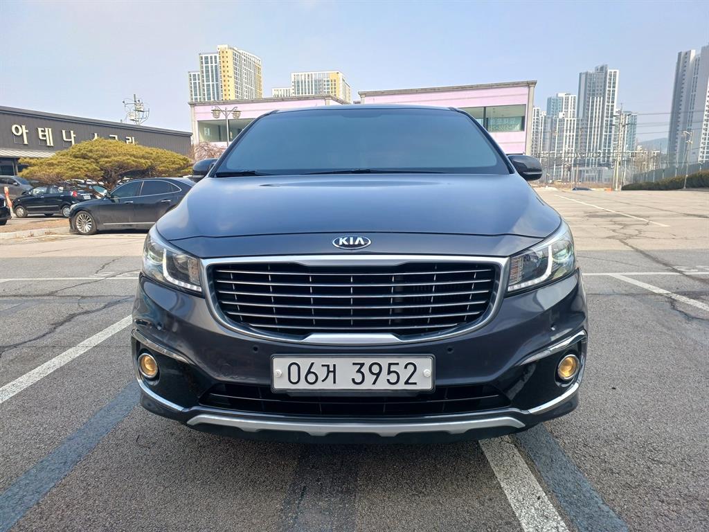 KIA Carnival - Vista 2