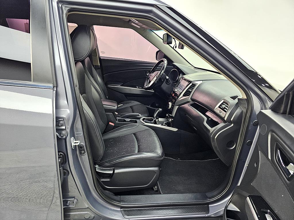 Ssangyong Tivoli - Vista 11