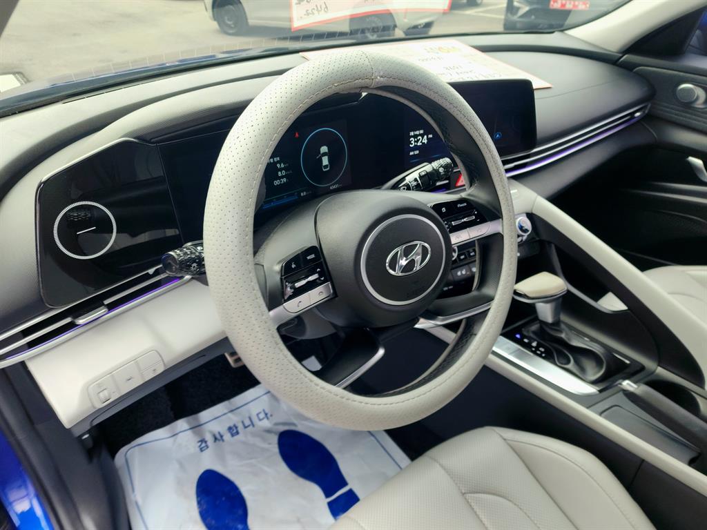 HYUNDAI Avante - Vista 12