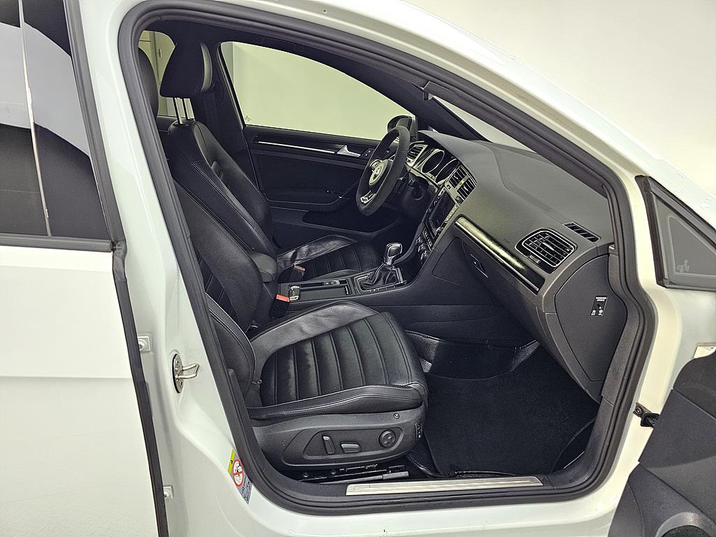 Volkswagen Golf - Vista 11