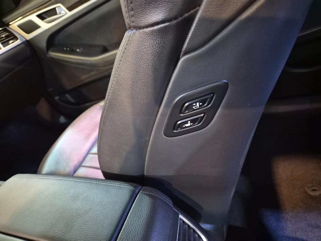 HYUNDAI Genesis - Vista 9