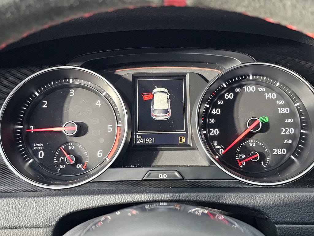 Volkswagen Golf - Vista 7