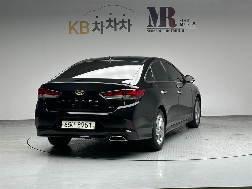 HYUNDAI Sonata - Vista 4