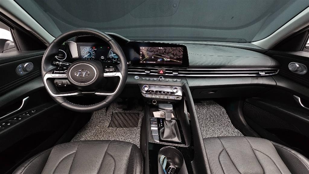 HYUNDAI Avante - Vista 6