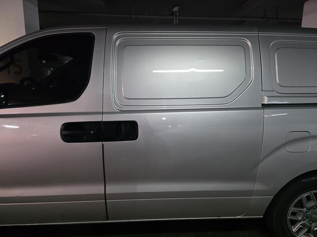 HYUNDAI Starex - Vista 7