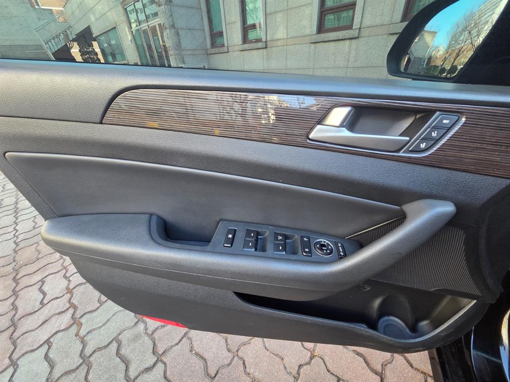 HYUNDAI Sonata - Vista 12