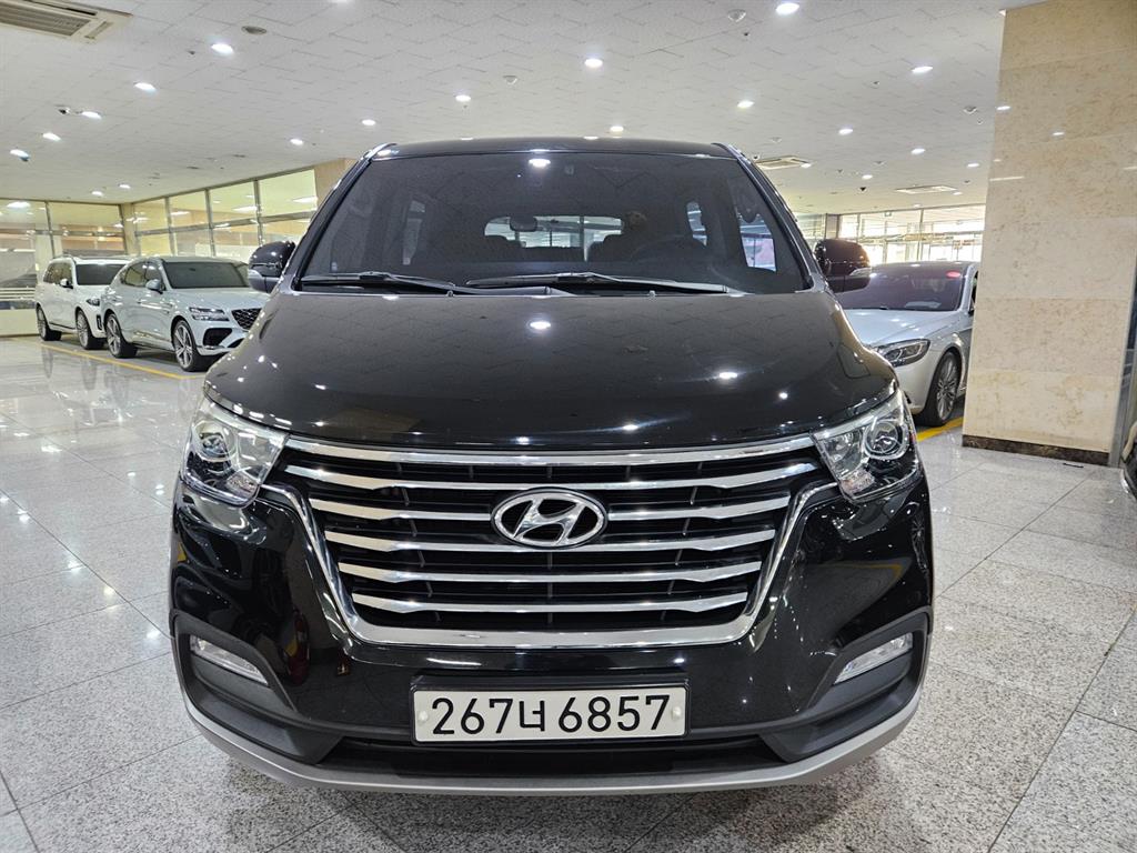 HYUNDAI Starex - Vista 2