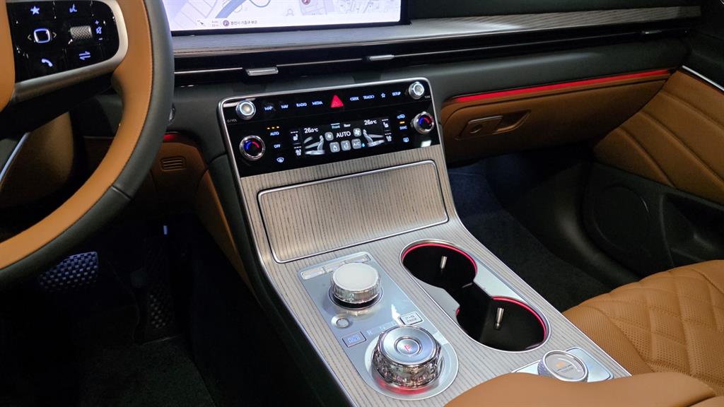 Genesis GV80 - Vista 9