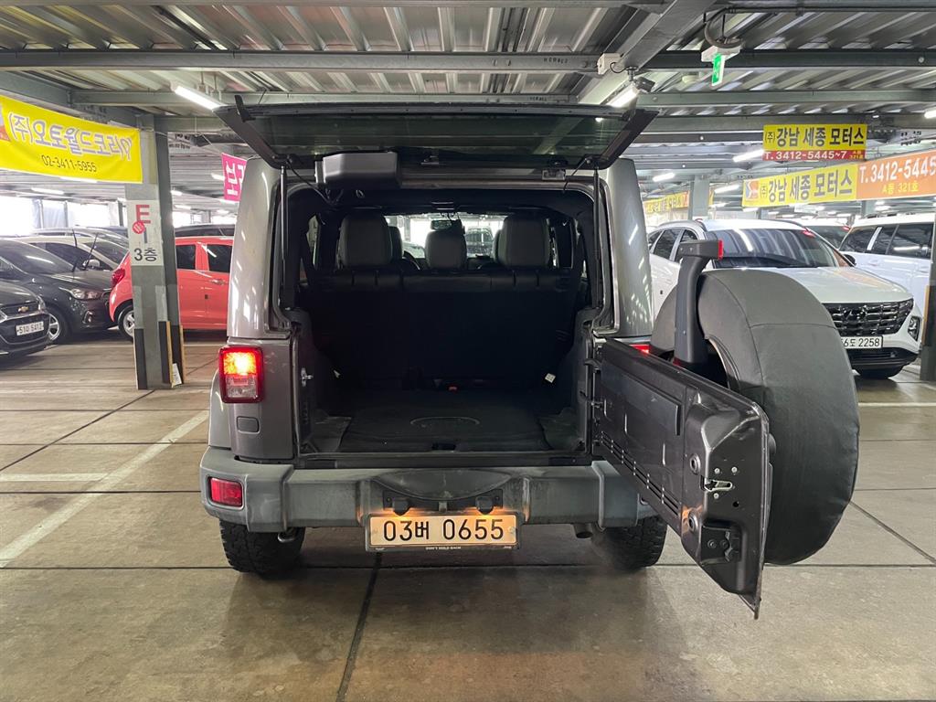 Jeep Wrangler - Vista 5