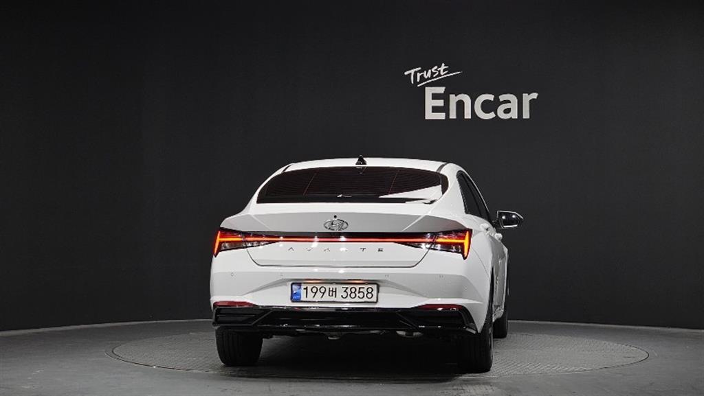 HYUNDAI Avante - Vista 4