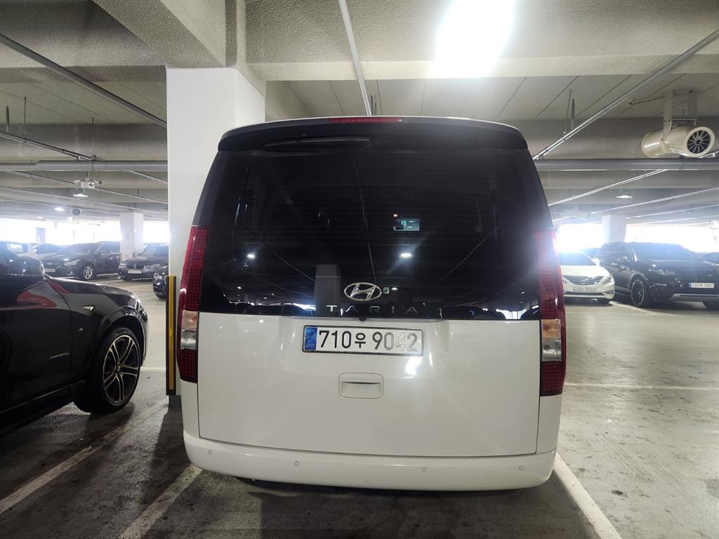 HYUNDAI Staria - Vista 6