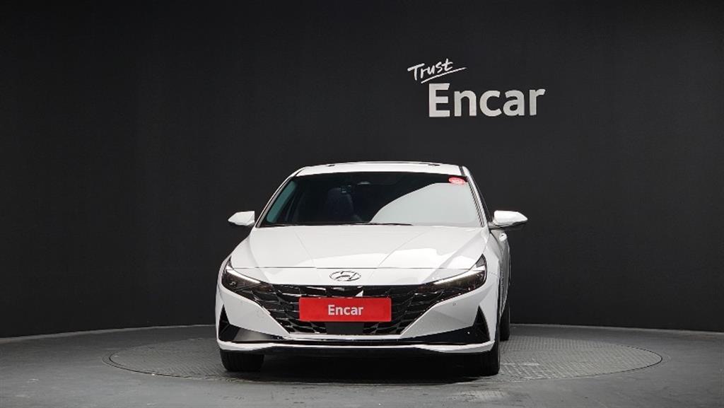 HYUNDAI Avante - Vista 3