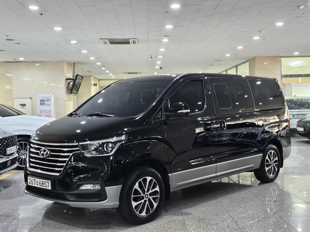 HYUNDAI Starex 2019 Negro - Importación desde Corea - HF Imports Iquique - Foto 1