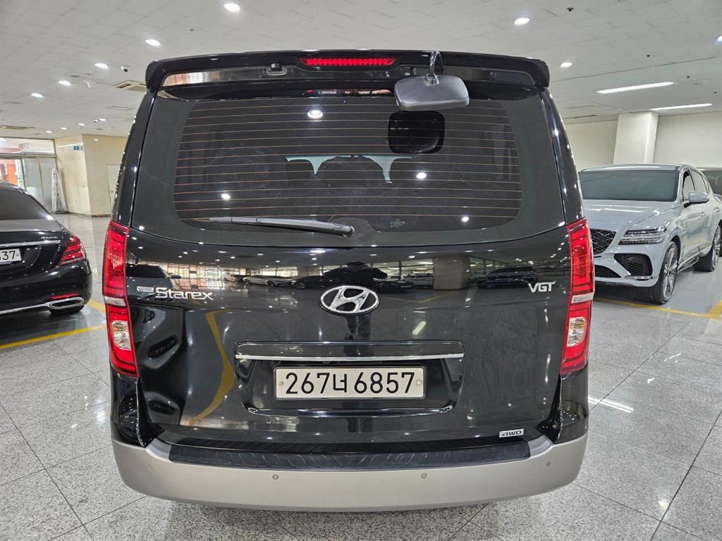 HYUNDAI Starex - Vista 4