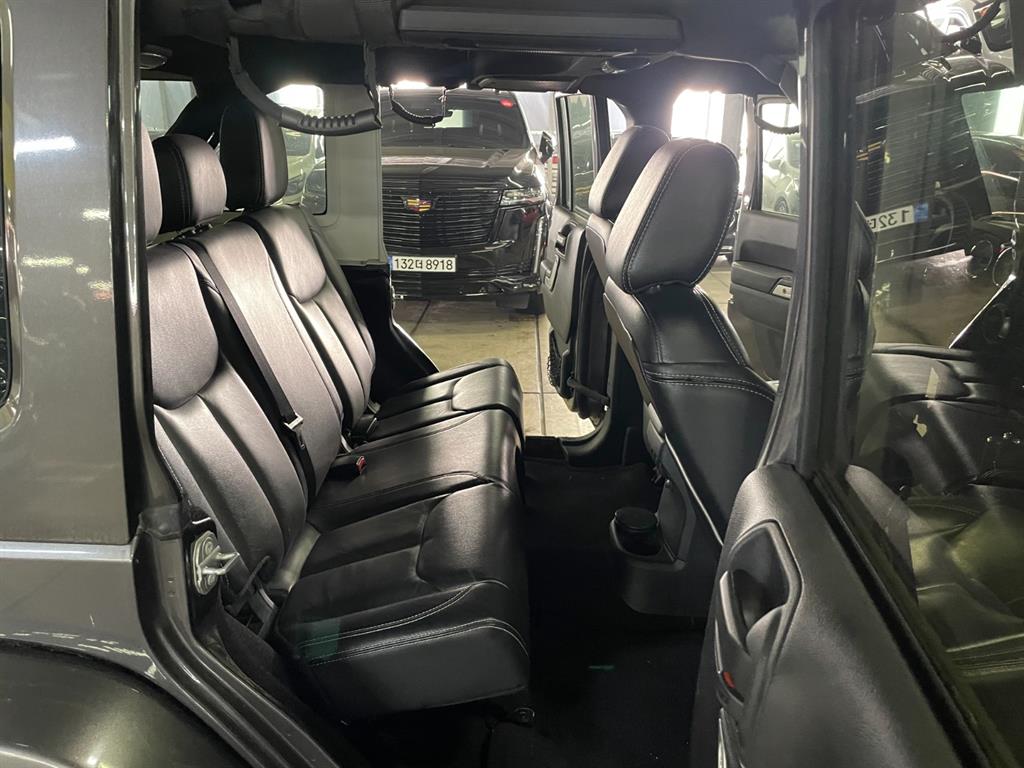 Jeep Wrangler - Vista 10