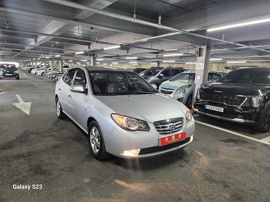 HYUNDAI Avante - Vista 2