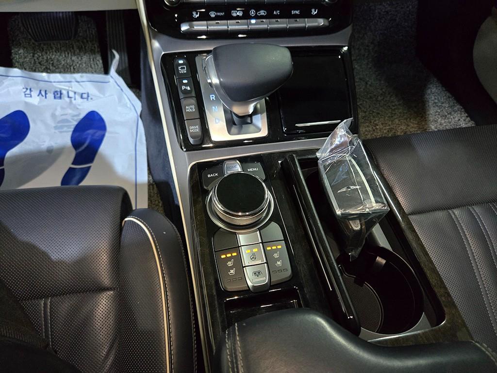 Genesis EQ900 - Vista 12