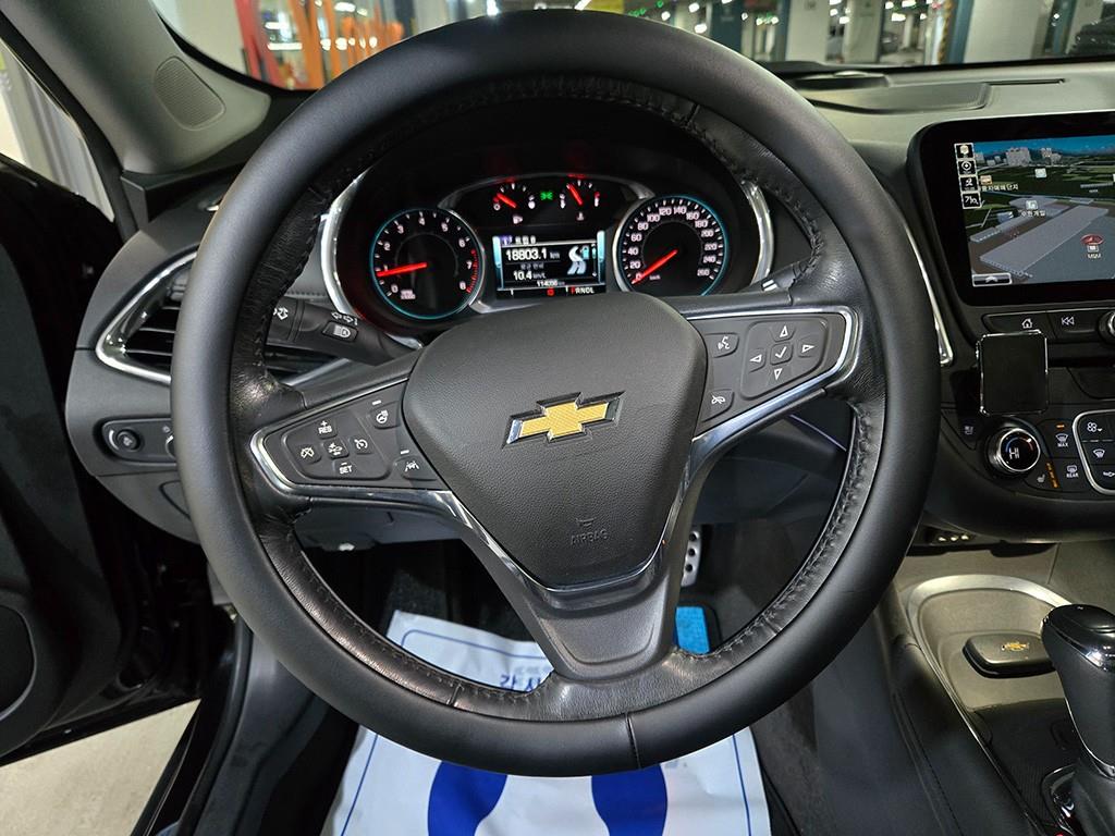 Chevrolet Malibu - Vista 8