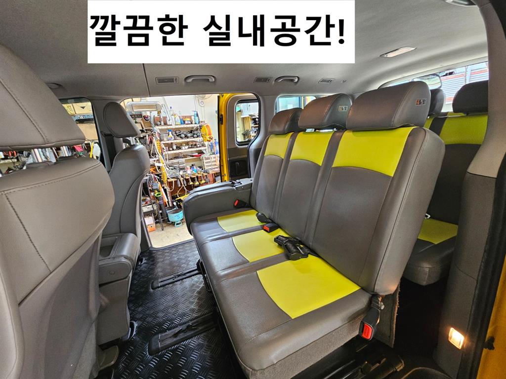 HYUNDAI Starex - Vista 2