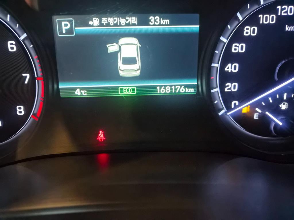 Genesis G80 - Vista 10