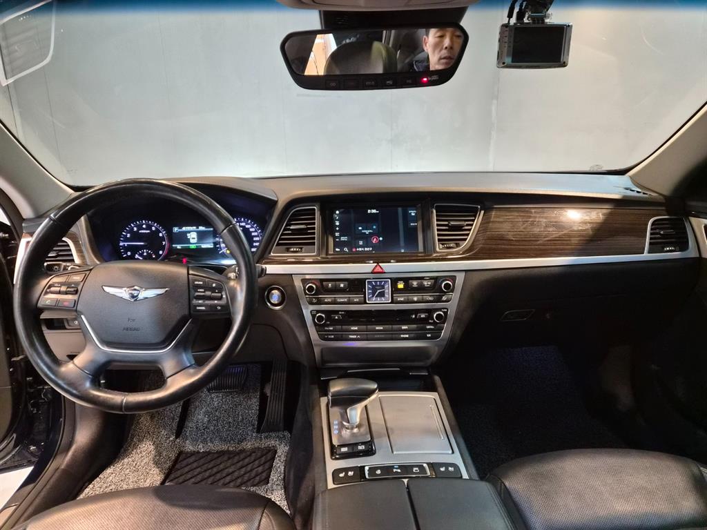 Genesis G80 - Vista 6