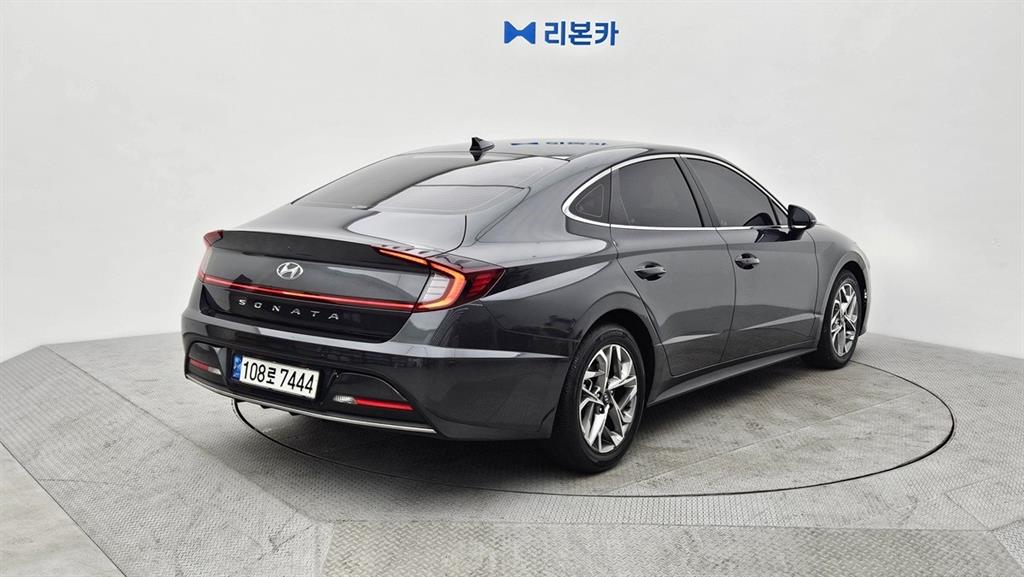 HYUNDAI Sonata - Vista 3