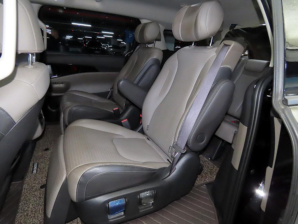 KIA Carnival - Vista 7