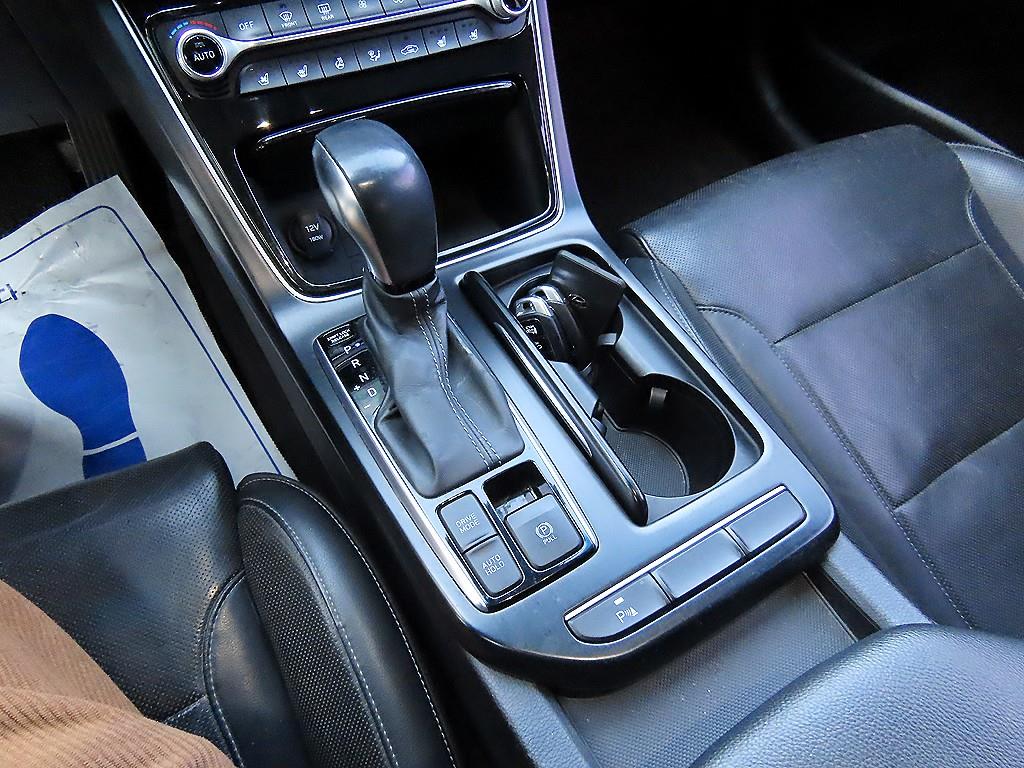 HYUNDAI Grandeur - Vista 10