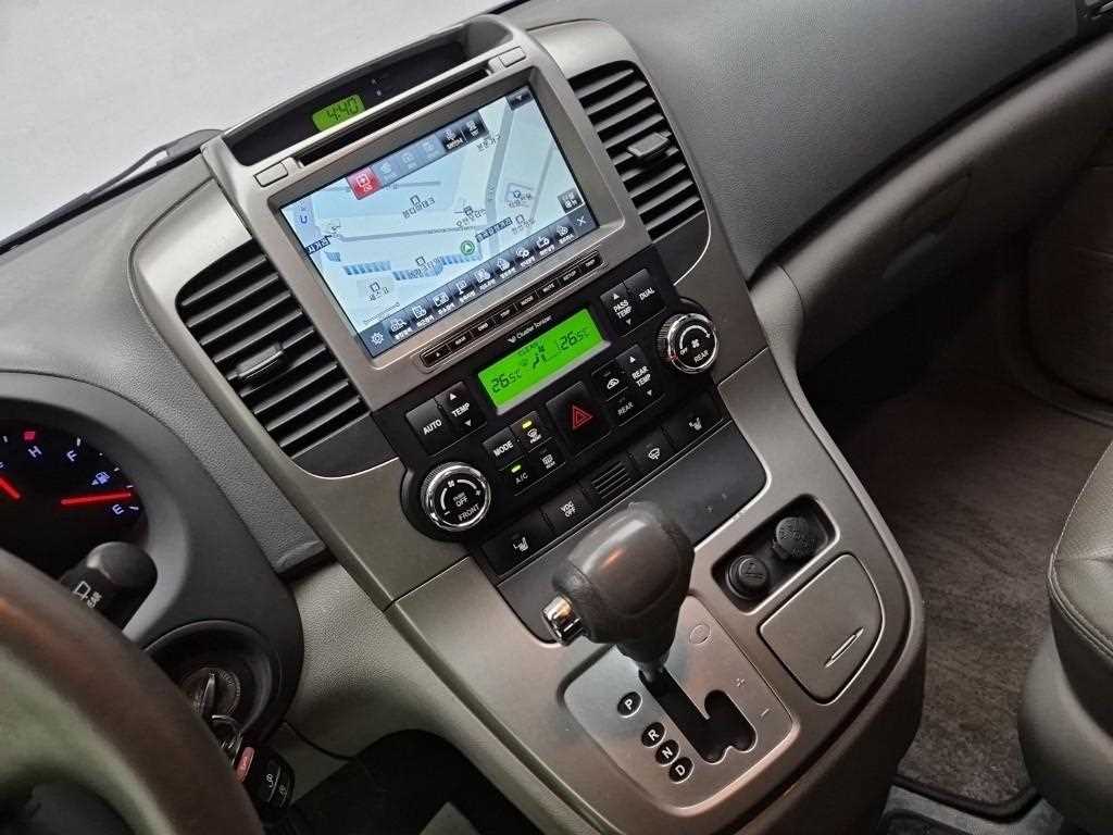 KIA Carnival - Vista 10