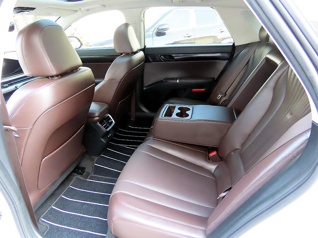 HYUNDAI Grandeur - Vista 6