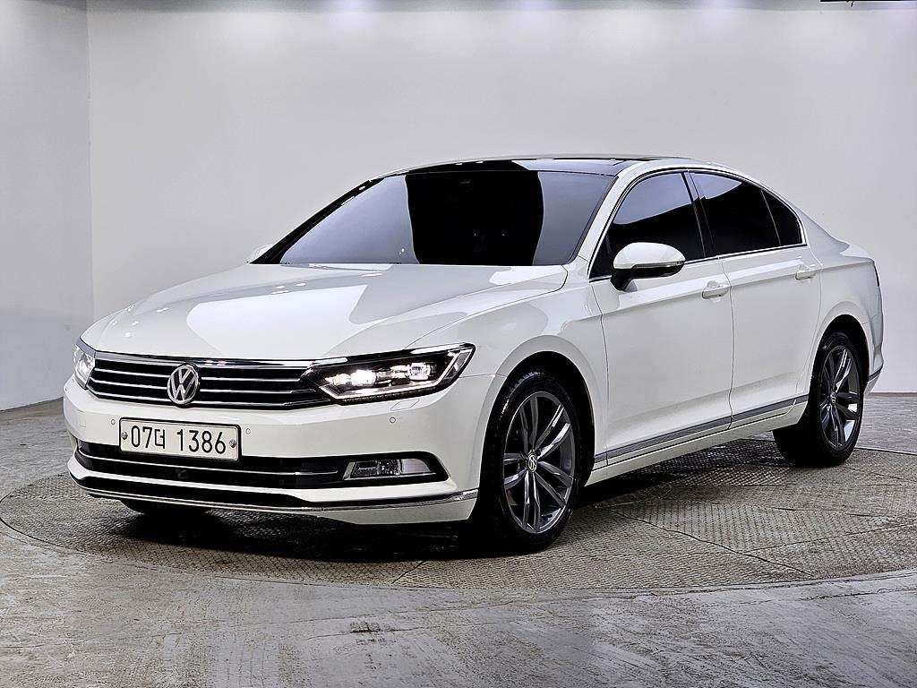 Volkswagen Passat 2018 Blanco - Importación desde Corea - HF Imports Iquique - Foto 1
