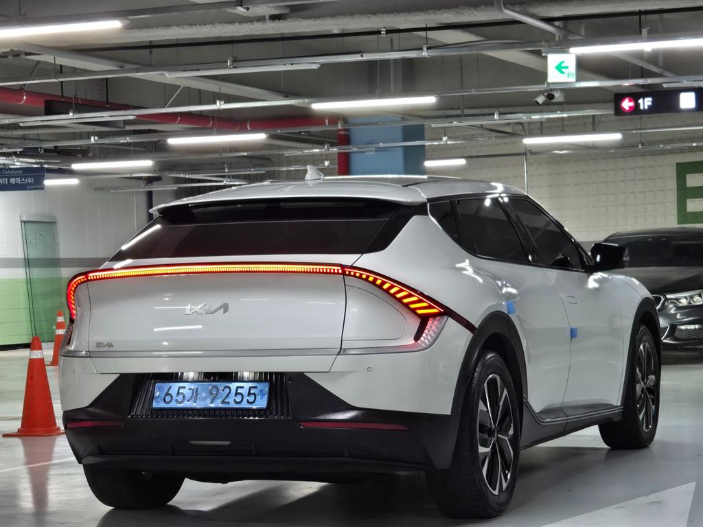 KIA EV6 - Vista 3