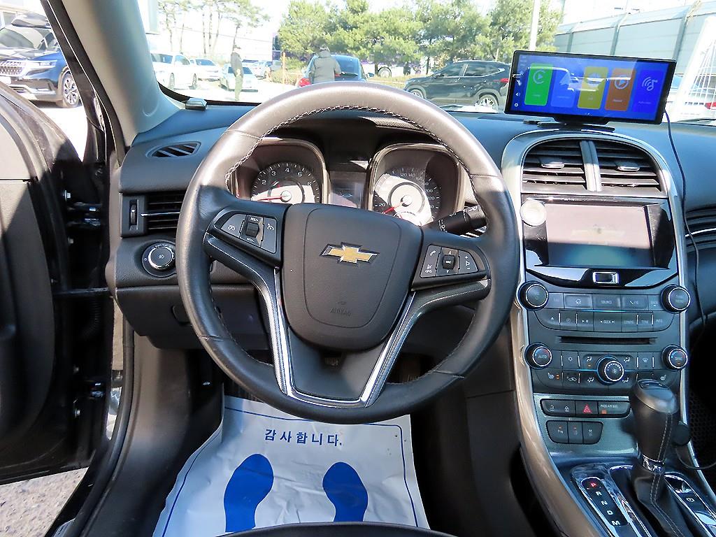 Chevrolet Malibu - Vista 8