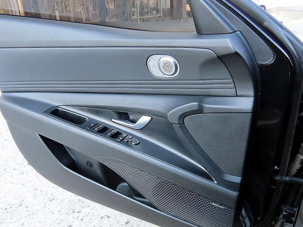 HYUNDAI Avante - Vista 11