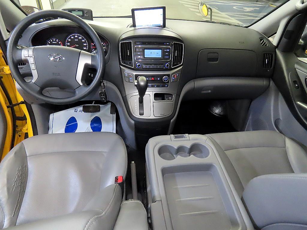 HYUNDAI Starex - Vista 11