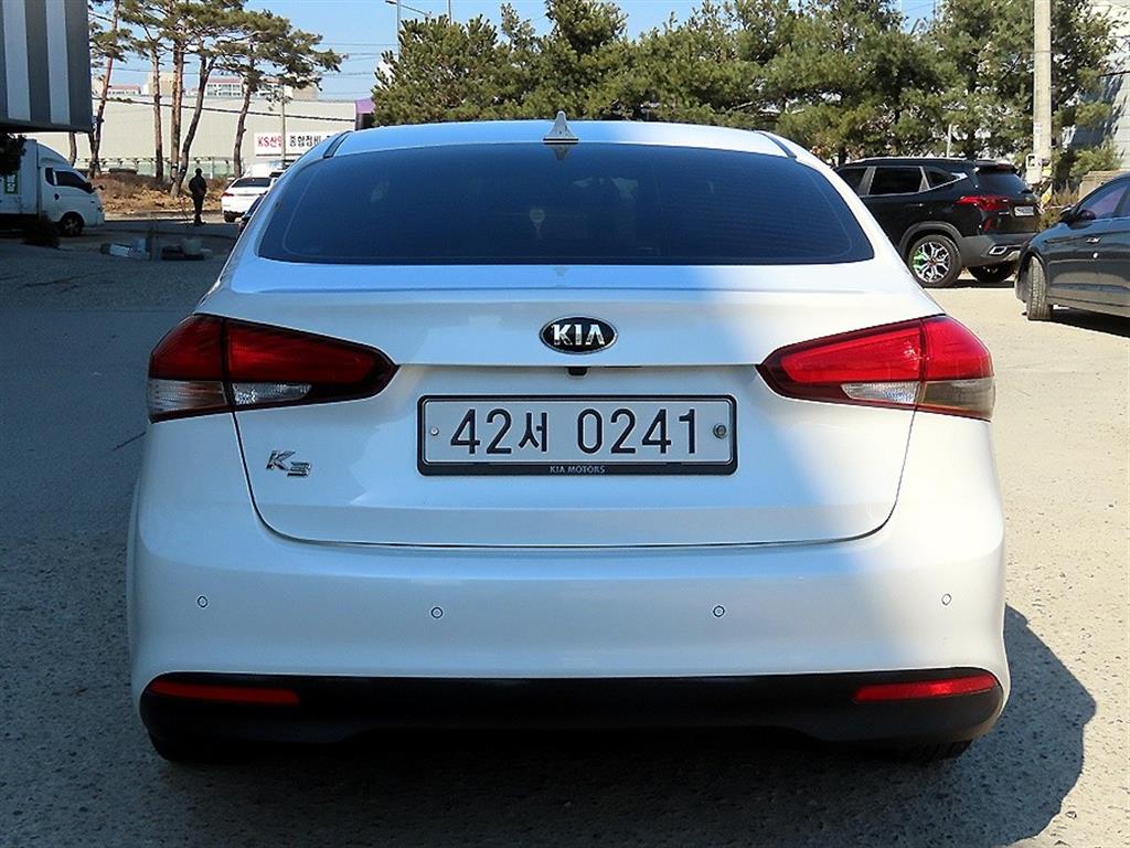 KIA K3 - Vista 4