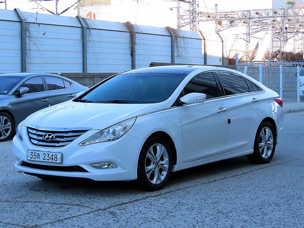 HYUNDAI Sonata - Vista 2
