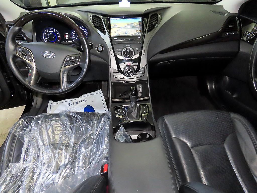 HYUNDAI Grandeur - Vista 10