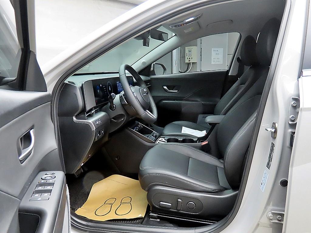 HYUNDAI Kona - Vista 5