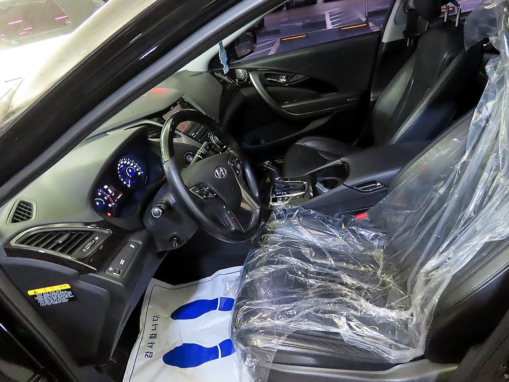 HYUNDAI Grandeur - Vista 6