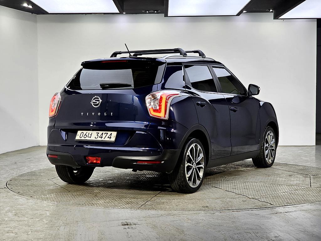 Ssangyong Tivoli - Vista 4