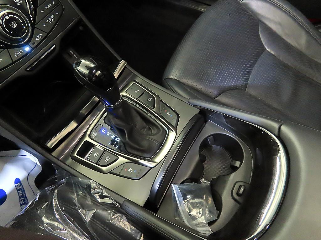 HYUNDAI Grandeur - Vista 12