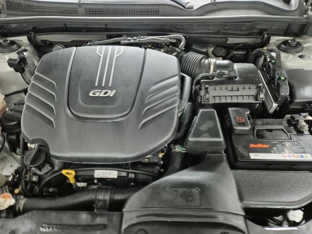 HYUNDAI Aslan - Vista 5