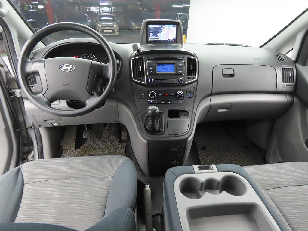 HYUNDAI Starex - Vista 8