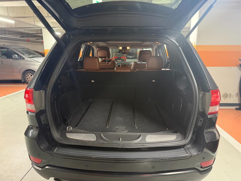 Jeep Cherokee - Vista 4